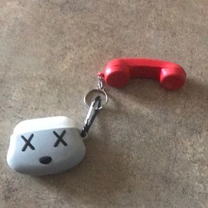 Air pod pros (EVERYTHING IN THE CLIP ARE PROVIDED)
